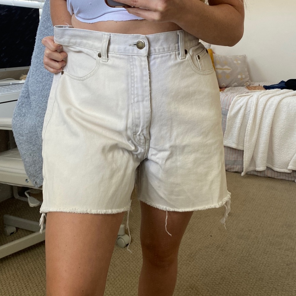 Vintage Eddie Bauer Crème High Rise Shorts Size 12